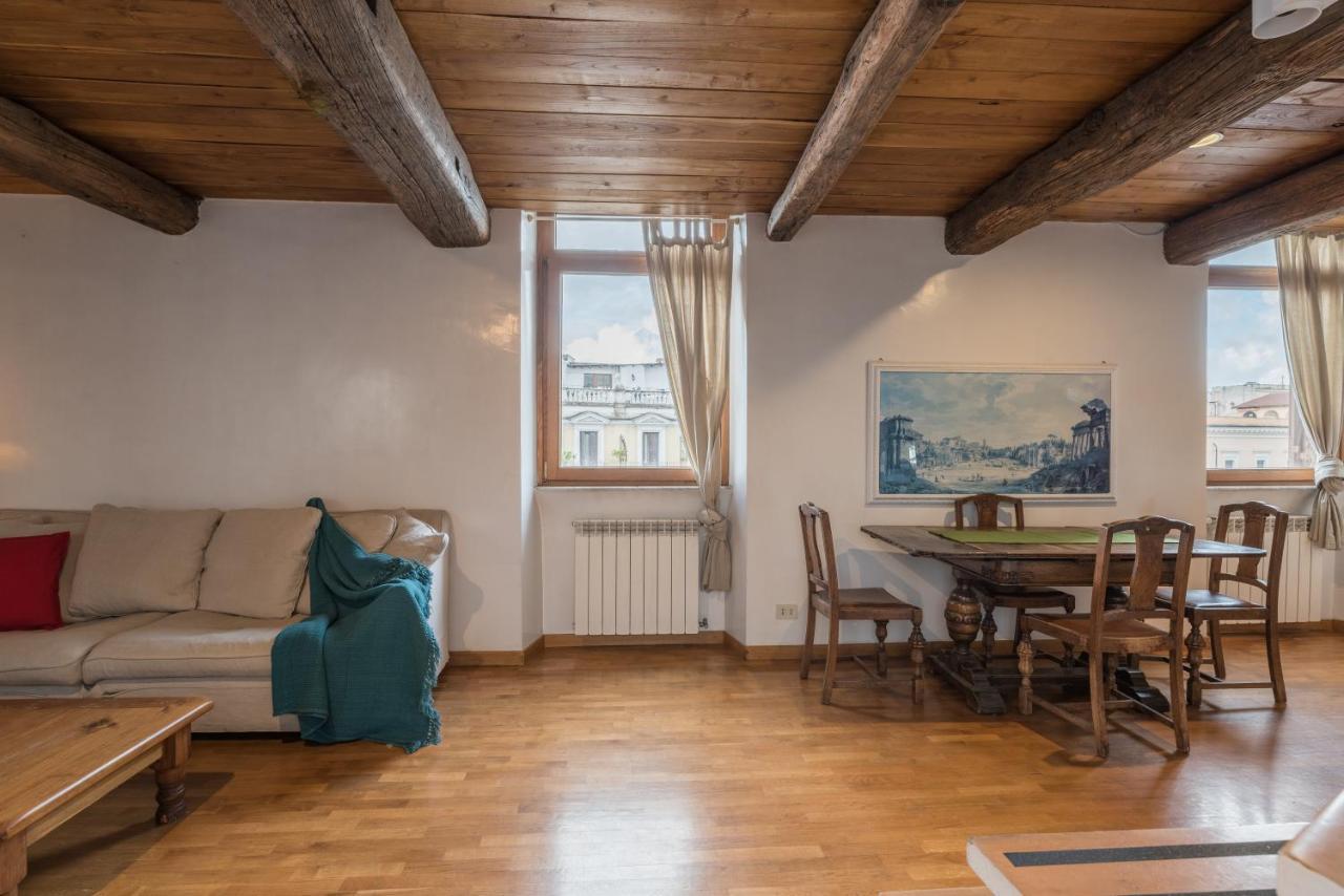 Ferienwohnung Cozy Wooden Apt In Piazza Navona Rom Exterior foto