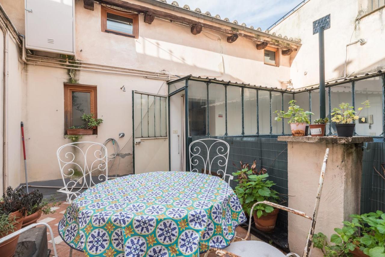 Ferienwohnung Cozy Wooden Apt In Piazza Navona Rom Exterior foto