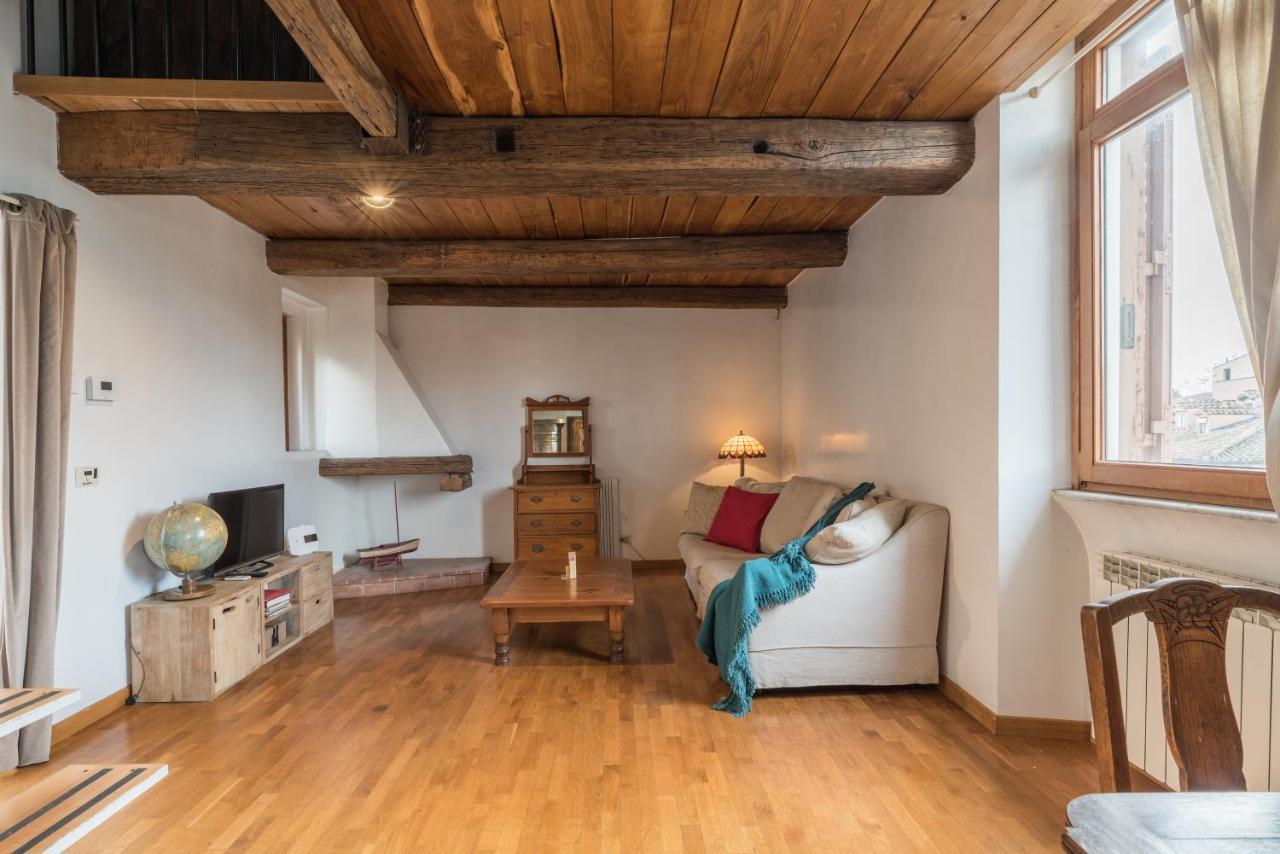 Ferienwohnung Cozy Wooden Apt In Piazza Navona Rom Exterior foto